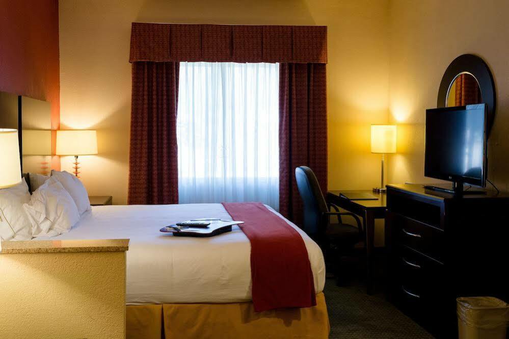 Holiday Inn Express & Suites - Oxford By Ihg Zewnętrze zdjęcie
