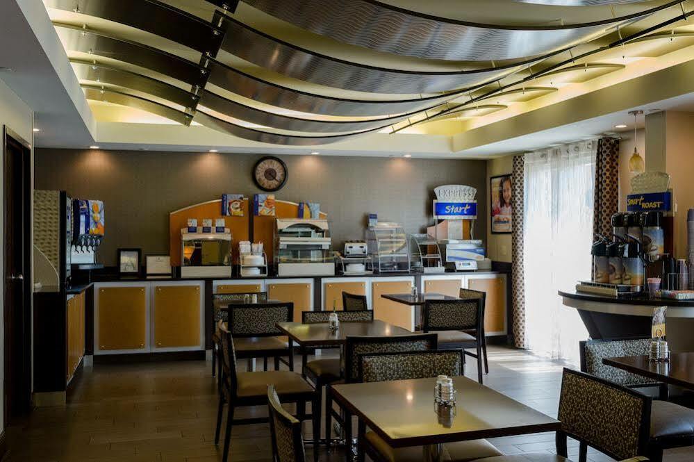 Holiday Inn Express & Suites - Oxford By Ihg Zewnętrze zdjęcie